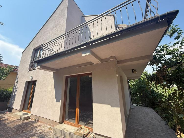 Casă individuală cu 4 camere cu Canalizare în Gruia