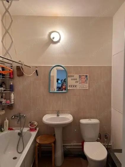 Garsonieră decomandată în Torontalului