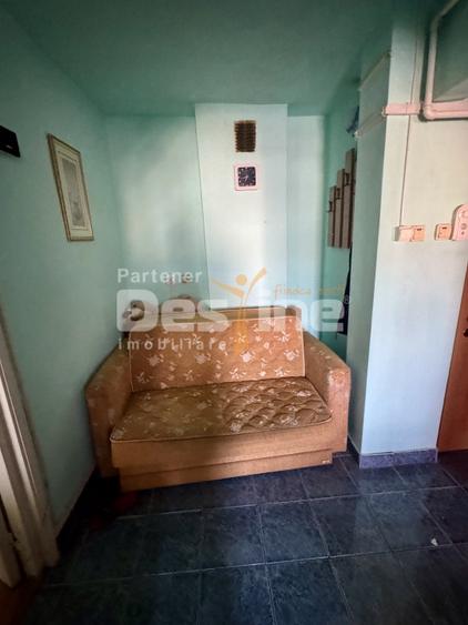 Apartament cu 2 camere decomandat, mobilat în Simeria