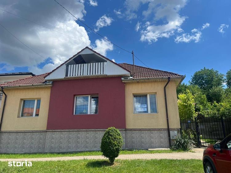 Casă cu 5 camere cu Teren 1480 Mp în Central