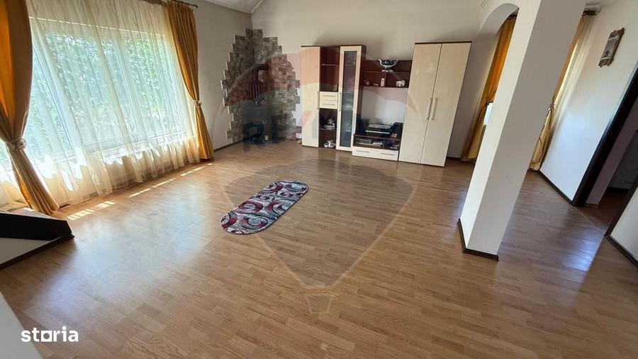 Casă cu 4 camere în Mândrești-Munteni