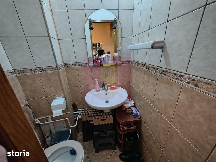 Apartament cu 3 camere decomandat în Colentina