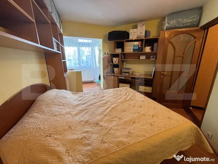 Apartament cu 3 camere decomandat în Nicolina
