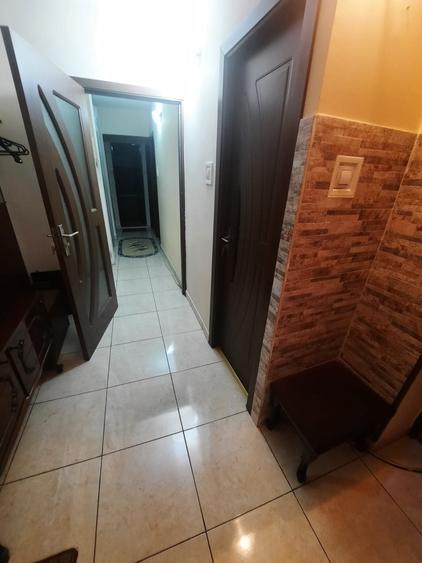 Apartament cu 3 camere decomandat în Oancea