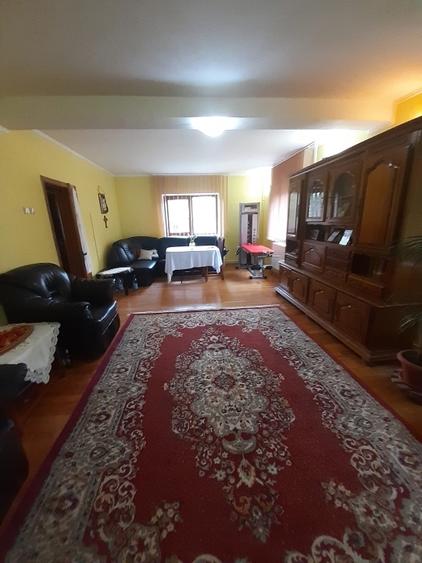 Casă individuală cu 4 camere cu Canalizare în Nord