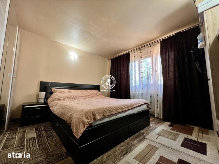Casă cu 5 camere cu Teren 1382 Mp în Voinești