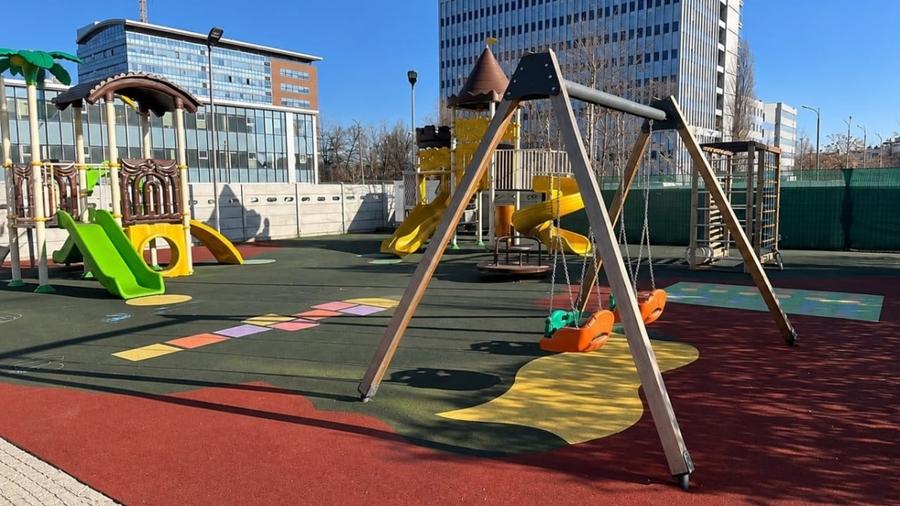 Apartament cu 3 camere decomandat în Domenii