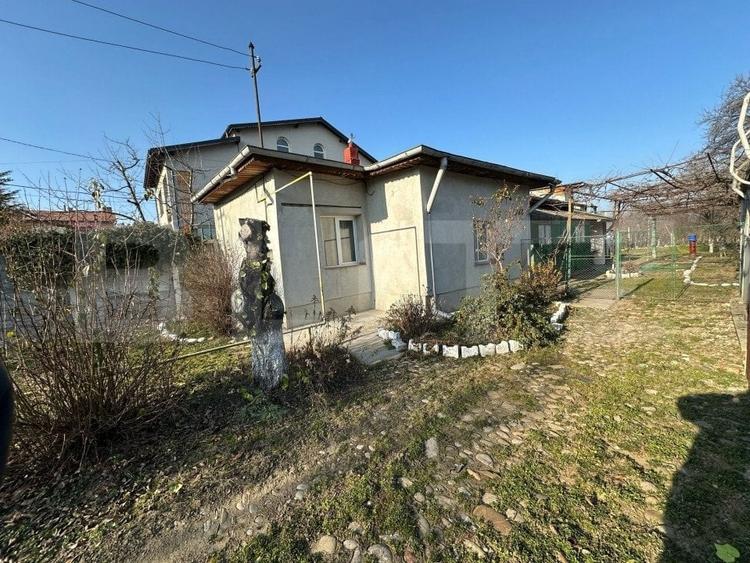 Casă cu Teren 350 Mp în Central