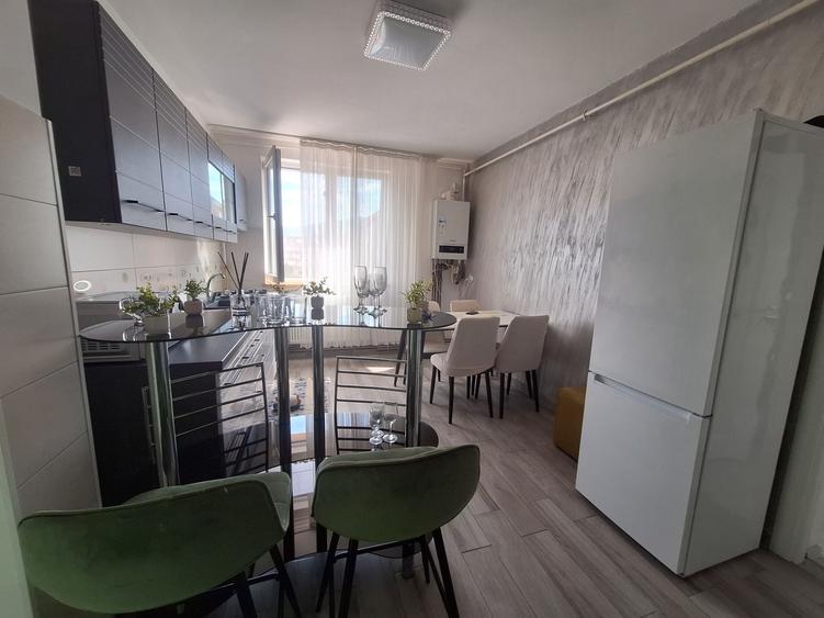 Apartament cu 2 camere decomandat în Central