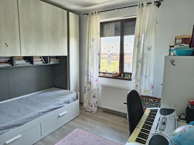 Apartament cu 4 camere decomandat în Giroc