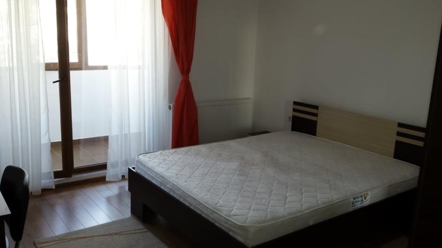 Apartament cu 3 camere decomandat în Arcu