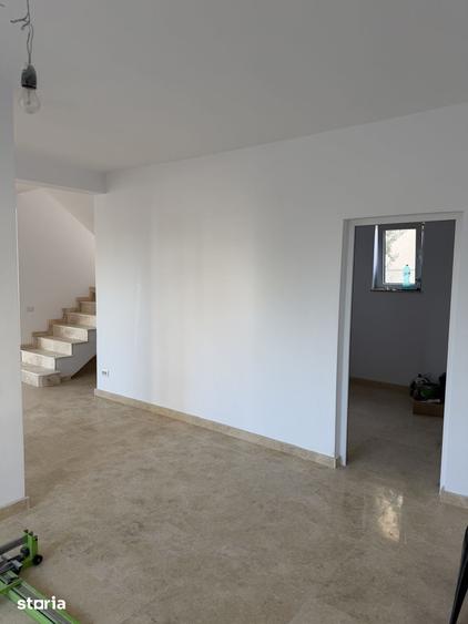 Spa?iu comercial de inchiriat, parcare inclusa - 3