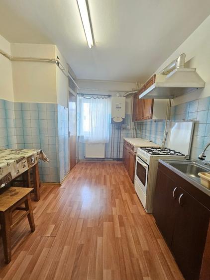 Apartament cu 3 camere decomandat, mobilat în Exercițiu