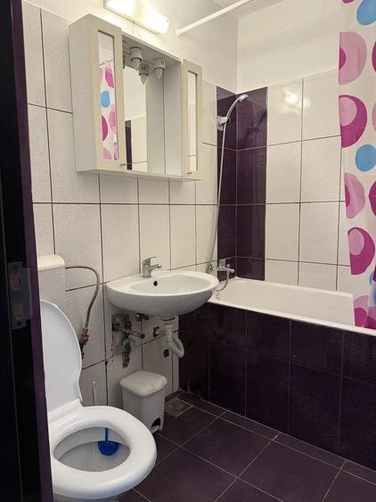 Apartament cu 2 camere semidecomandat în Podu Roș