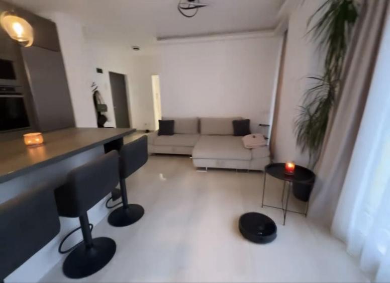 Apartament cu 2 camere semidecomandat în Ultracentral