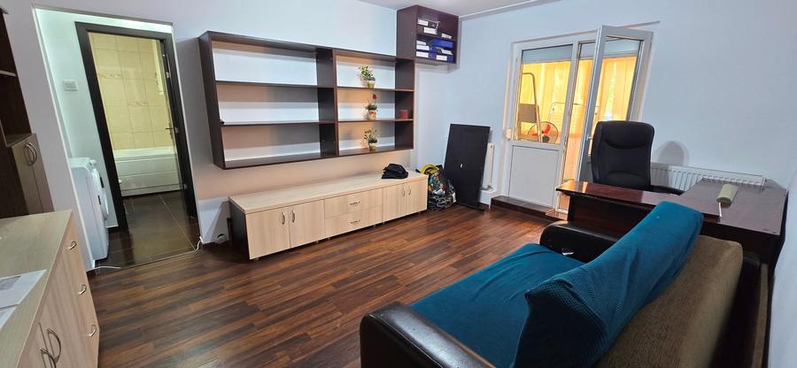 Apartament cu 2 camere semidecomandat în Dacia