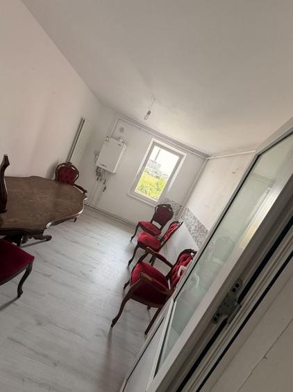 Apartament cu 2 camere decomandat în Craiter