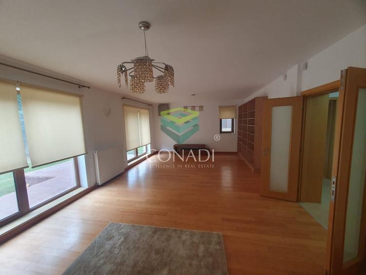 Casă individuală cu 5 camere cu Canalizare în Nord-Vest