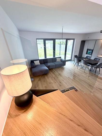 Duplex cu 4 camere cu Canalizare în Moșnița Nouă