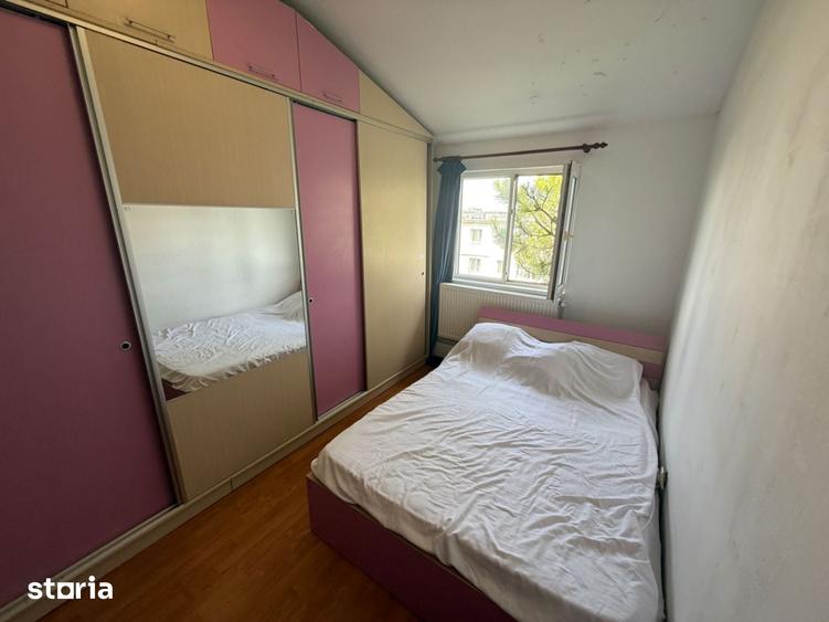 Apartament cu 3 camere semidecomandat, mobilat în Km 4