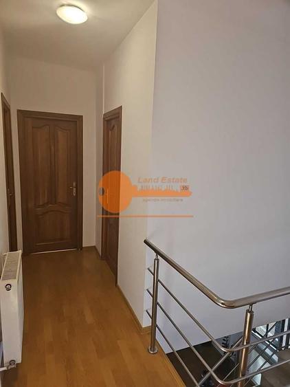 Apartament cu 4 camere semidecomandat, mobilat în Dristor