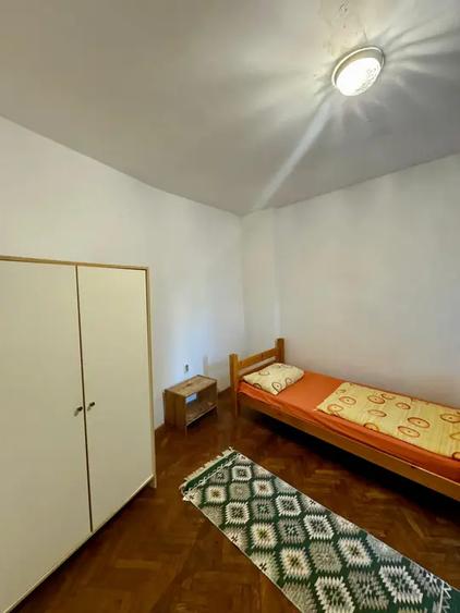 Casă cu 7 camere cu Canalizare în Armeneasca
