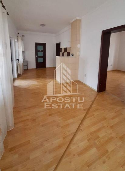 Casă individuală cu 2 camere cu Canalizare în Pârneava