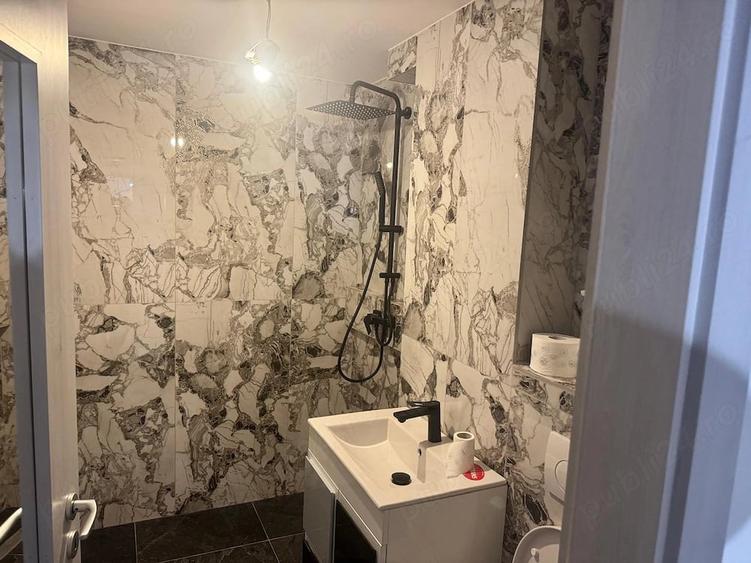 Apartament cu 3 camere decomandat în Aradului