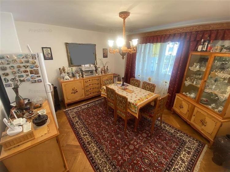Apartament cu 4 camere decomandat în Ultracentral