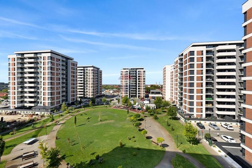 Apartament cu 3 camere semidecomandat, mobilat în UTA