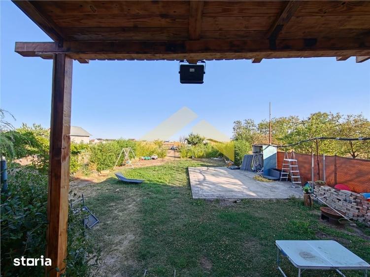 Casă cu 4 camere cu Teren 1312 Mp în Șofronea