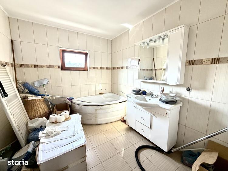 Casă cu 4 camere cu Teren 700 Mp în Sascut