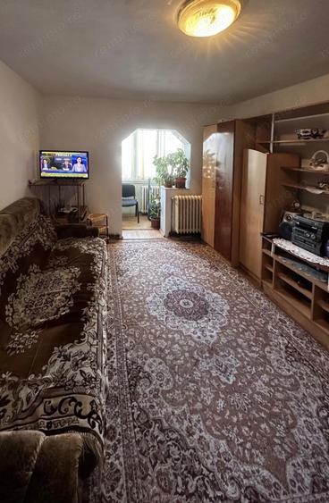 Apartament cu 2 camere semidecomandat în Minerul