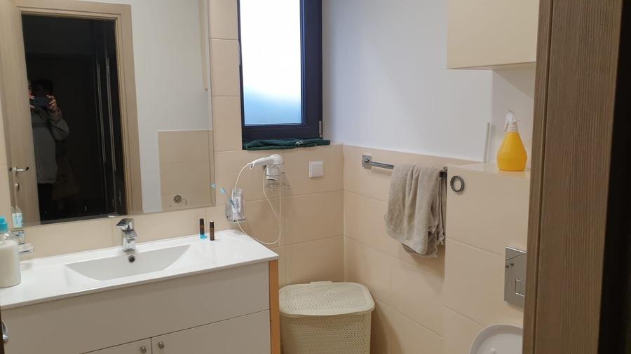Apartament cu 3 camere decomandat, mobilat în Băneasa