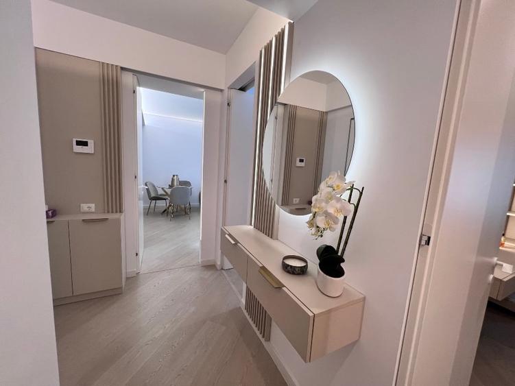 Apartament cu 2 camere decomandat, mobilat în Central