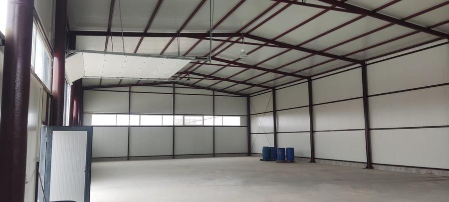 Spațiu industrial, de 490 mp, în Est