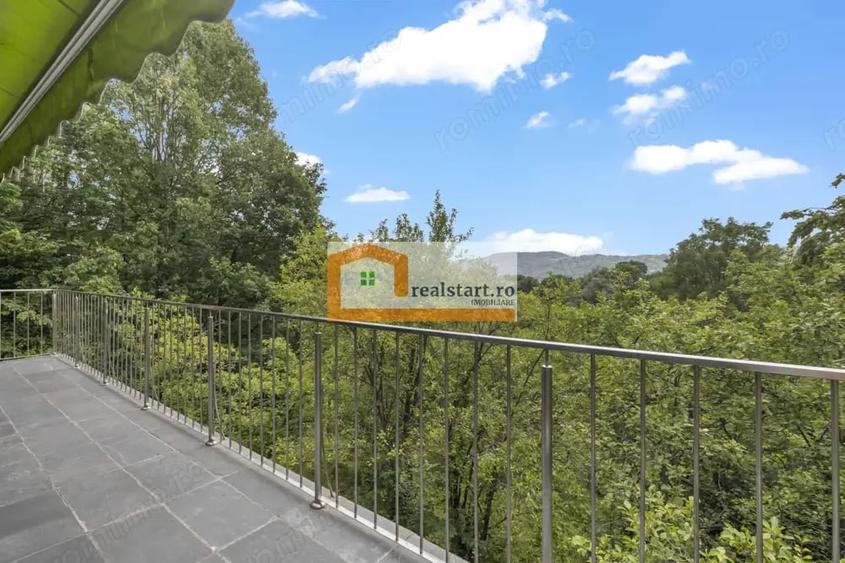 Casă cu Teren 3300 Mp în Cornu