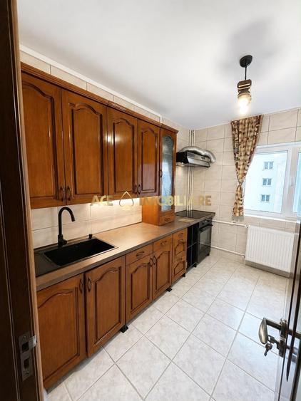 Apartament cu 3 camere decomandat, mobilat în Timpuri Noi