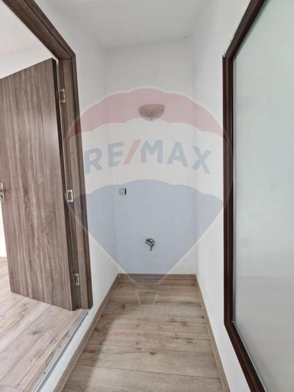 Casă cu 4 camere cu Teren 50 Mp în Blumăna
