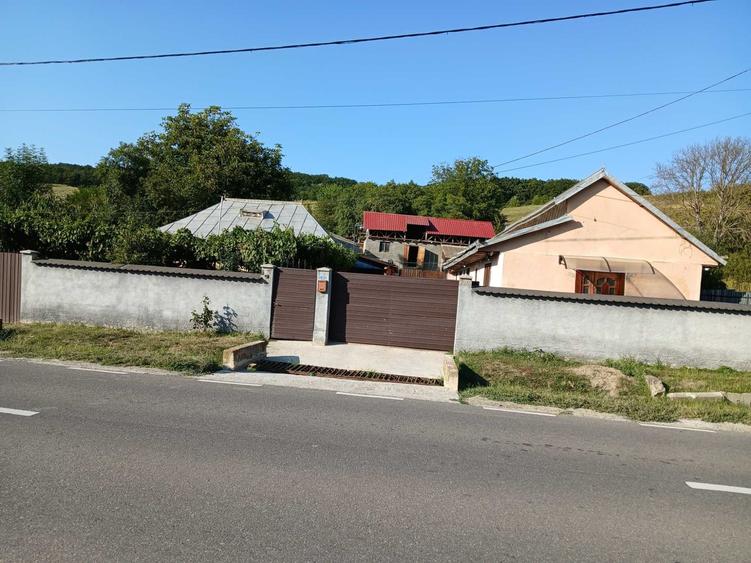 Casă cu 4 camere în Exterior Vest
