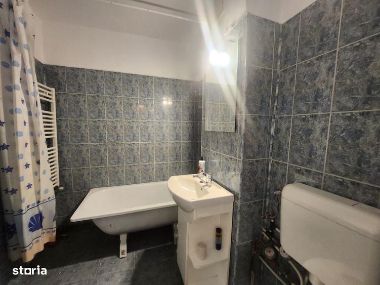 Apartament cu 3 camere decomandat în Găvana
