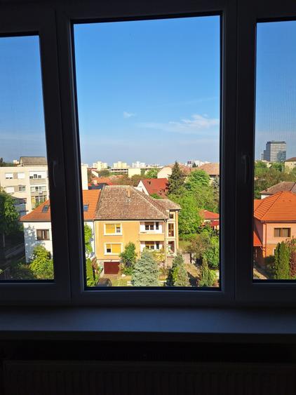 Apartament cu 3 camere semidecomandat, mobilat în Take Ionescu