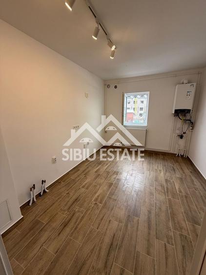 Apartament cu 3 camere decomandat în Ștrand