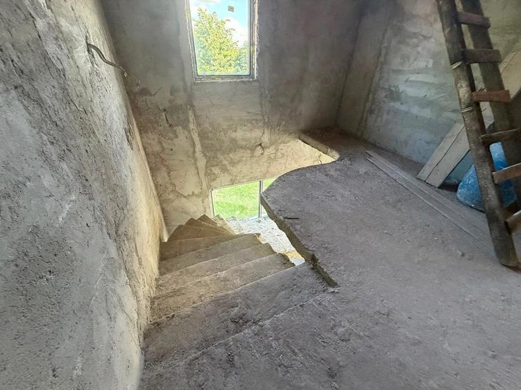Casă cu Teren 300 Mp în Șindrilița