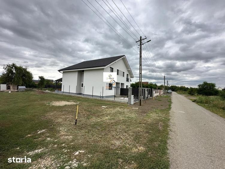 Casă cu 4 camere cu Teren 274 Mp în Remetea Mare