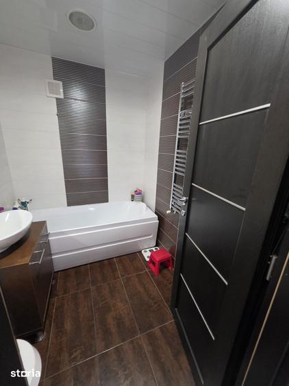 Apartament cu 4 camere decomandat în Terezian