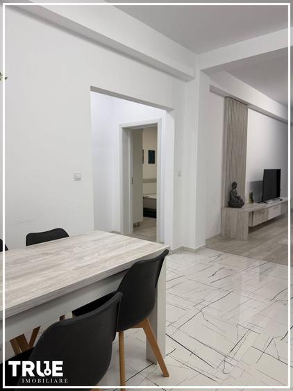 Apartament cu 2 camere decomandat, mobilat în Central