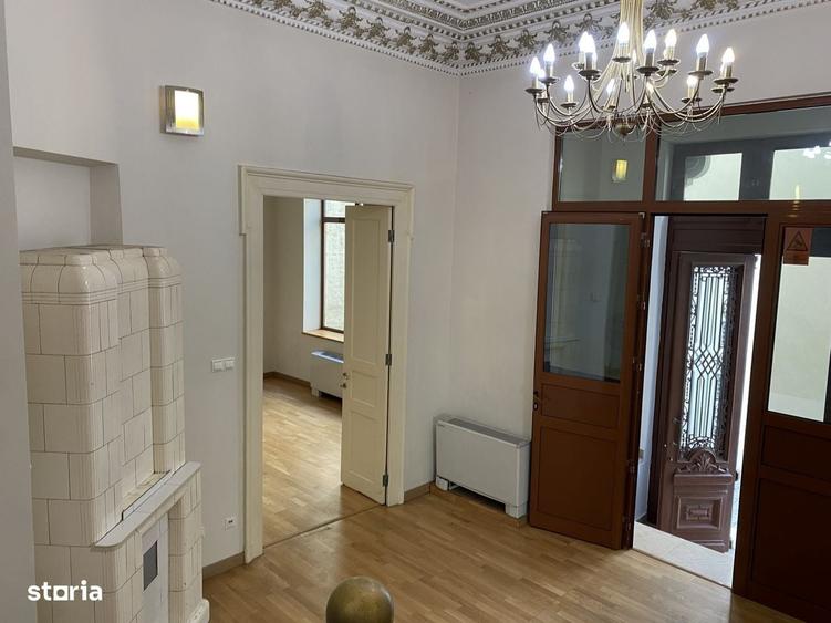 Spațiu comercial, de 530 mp, în Universitate