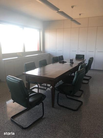 Spațiu comercial, de 32,729 mp, în Central