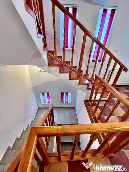 Casă cu 7 camere cu Teren 541 Mp în Oncea